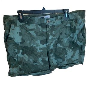 Old Navy Mid-rise Camo shorts